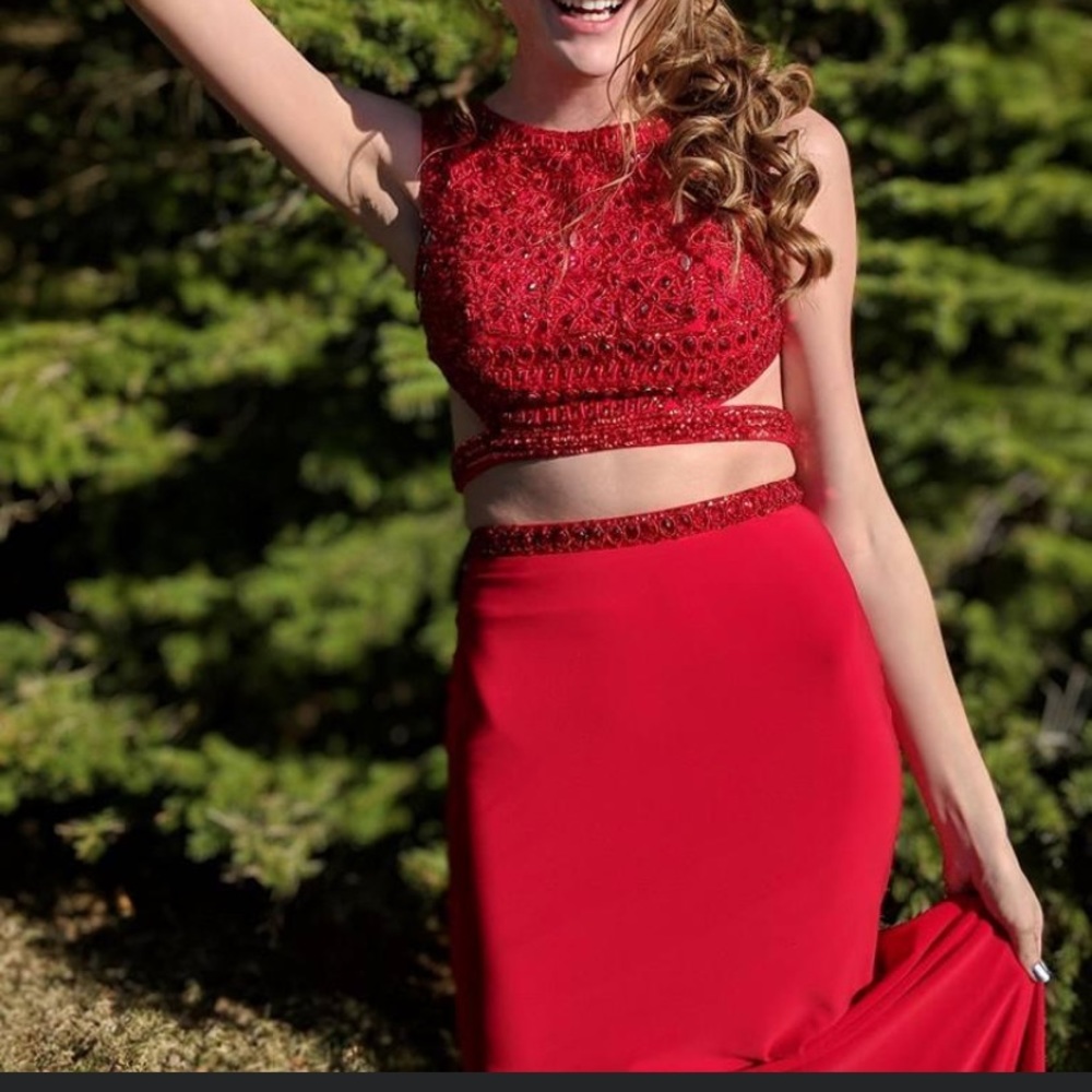 Size 00 Sherri Hill Prom Dress